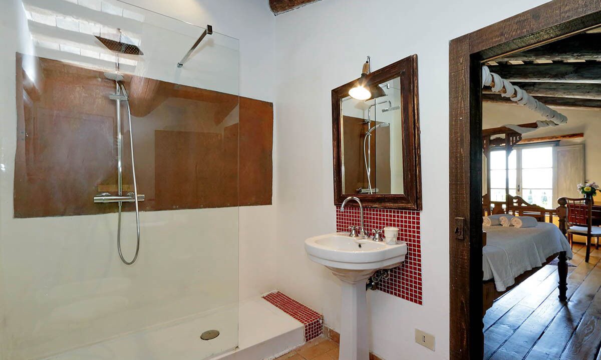 Photo of Bathroom in Corbara