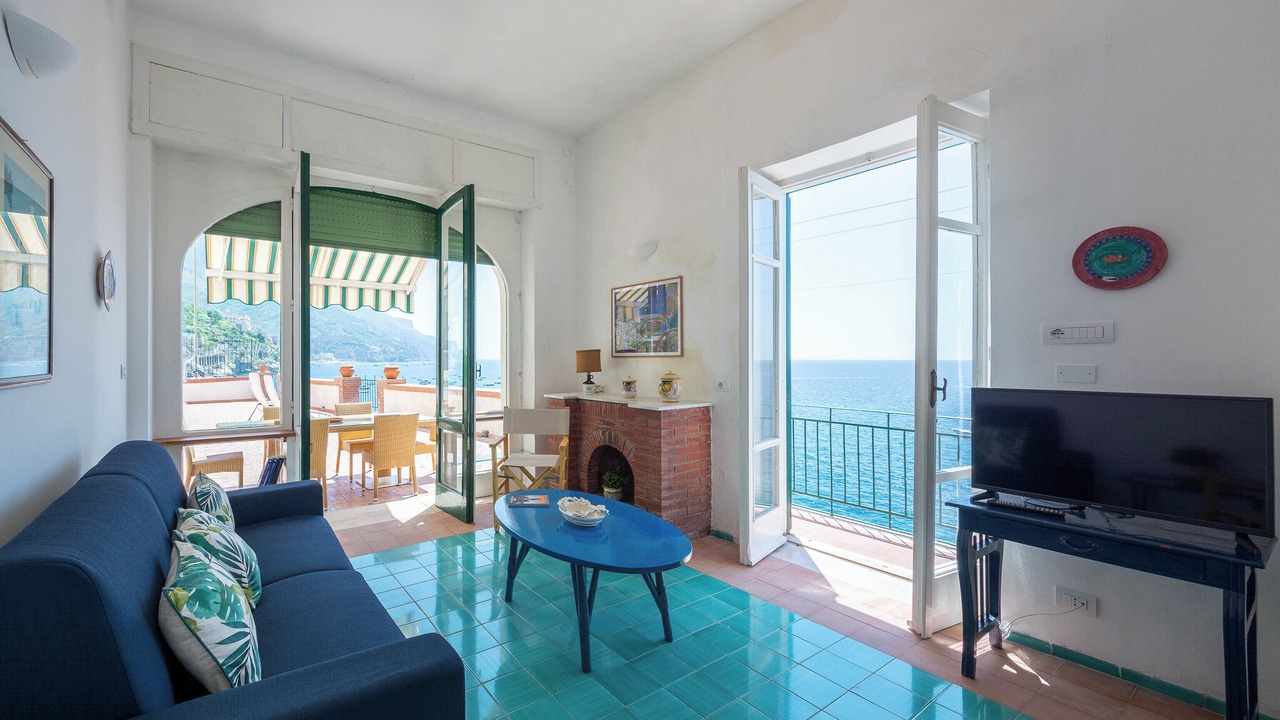 Photo of Livingroom in Minori