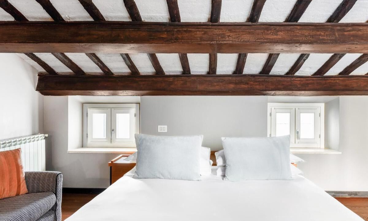 Photo of Bedroom in Rome City Centre