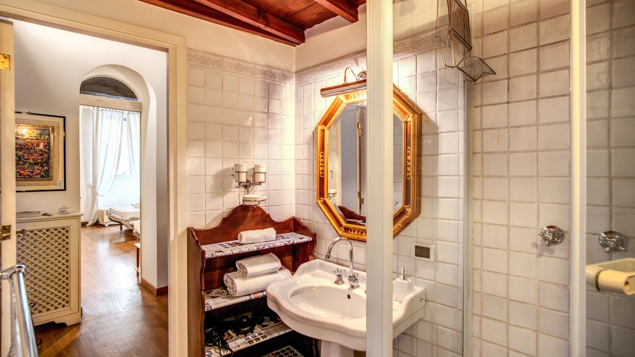 Photo of Bathroom in Rione VI Parione