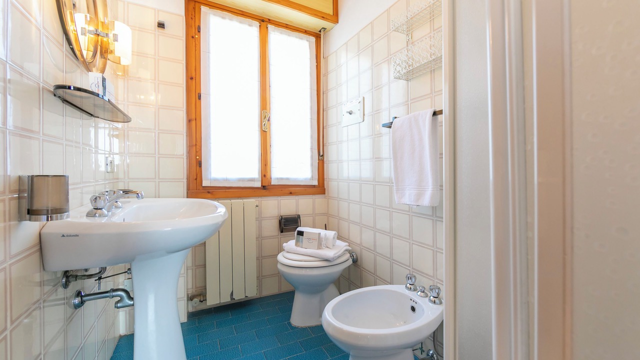 Photo of Bathroom in Campi