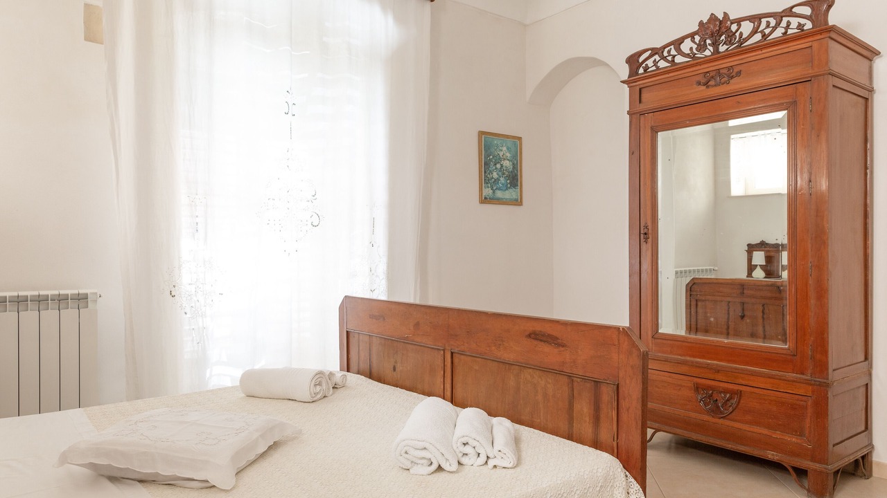Photo of Bedroom in Noto Historic Centre