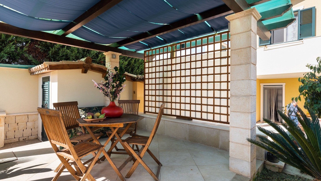 Photo of Patio Balcony in Reitani