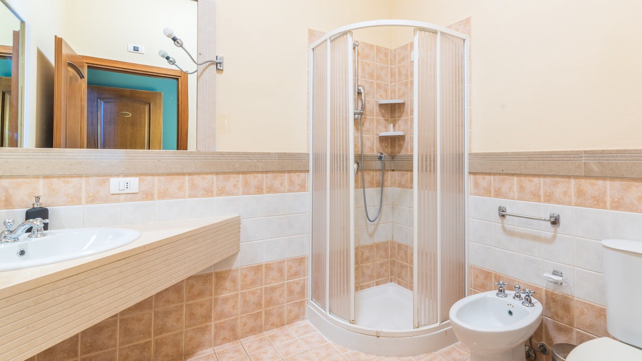 Photo of Bathroom in Noto Historic Centre