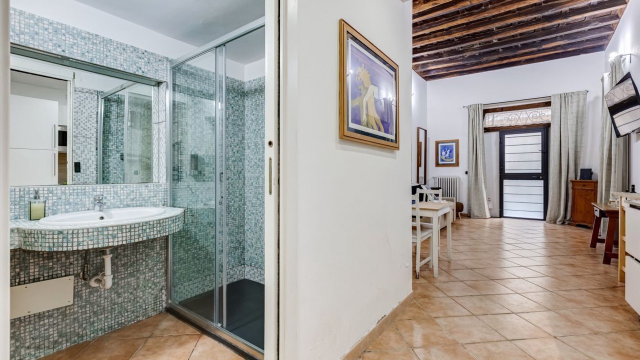 Photo of Bathroom in Monti