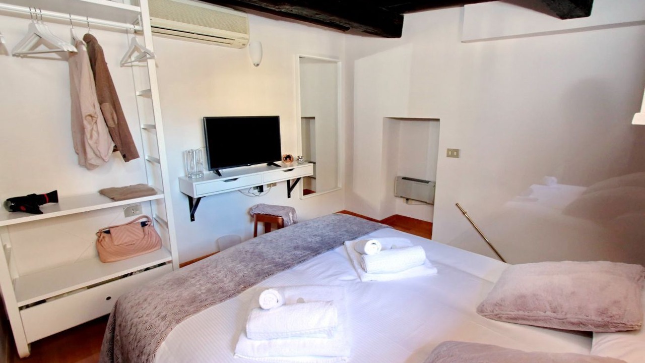 Photo of Bedroom in Rome City Centre