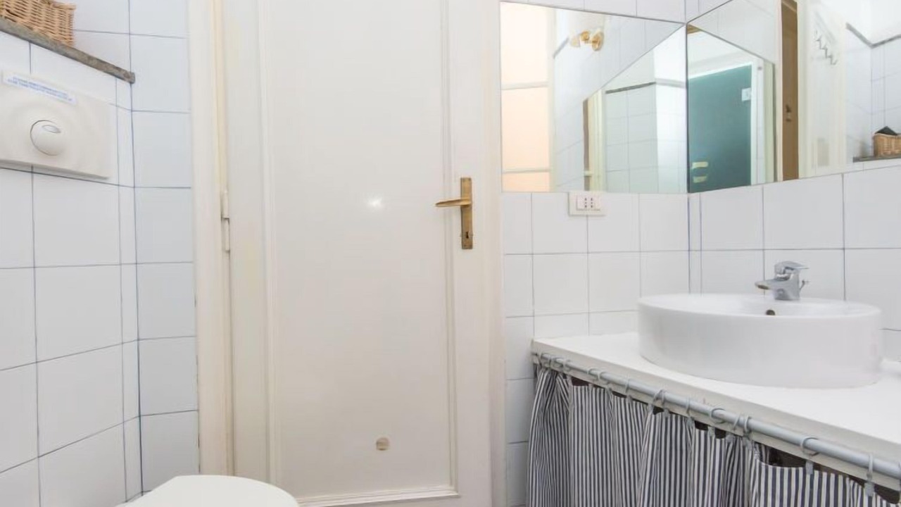 Photo of Bathroom in Navona