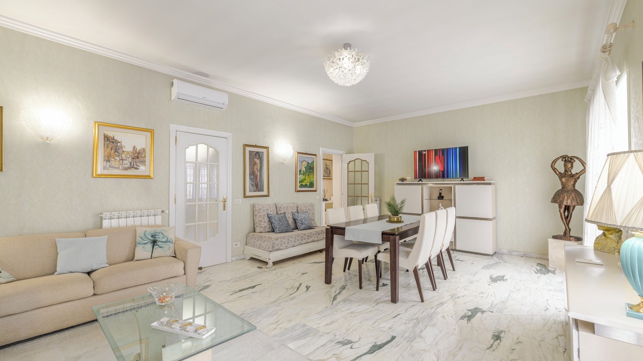 Photo of Livingroom in Quartiere XIII Aurelio