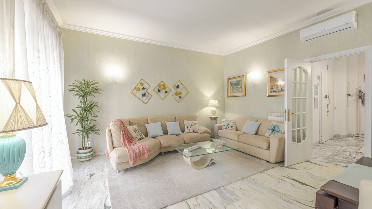 Photo of Livingroom in Quartiere XIII Aurelio