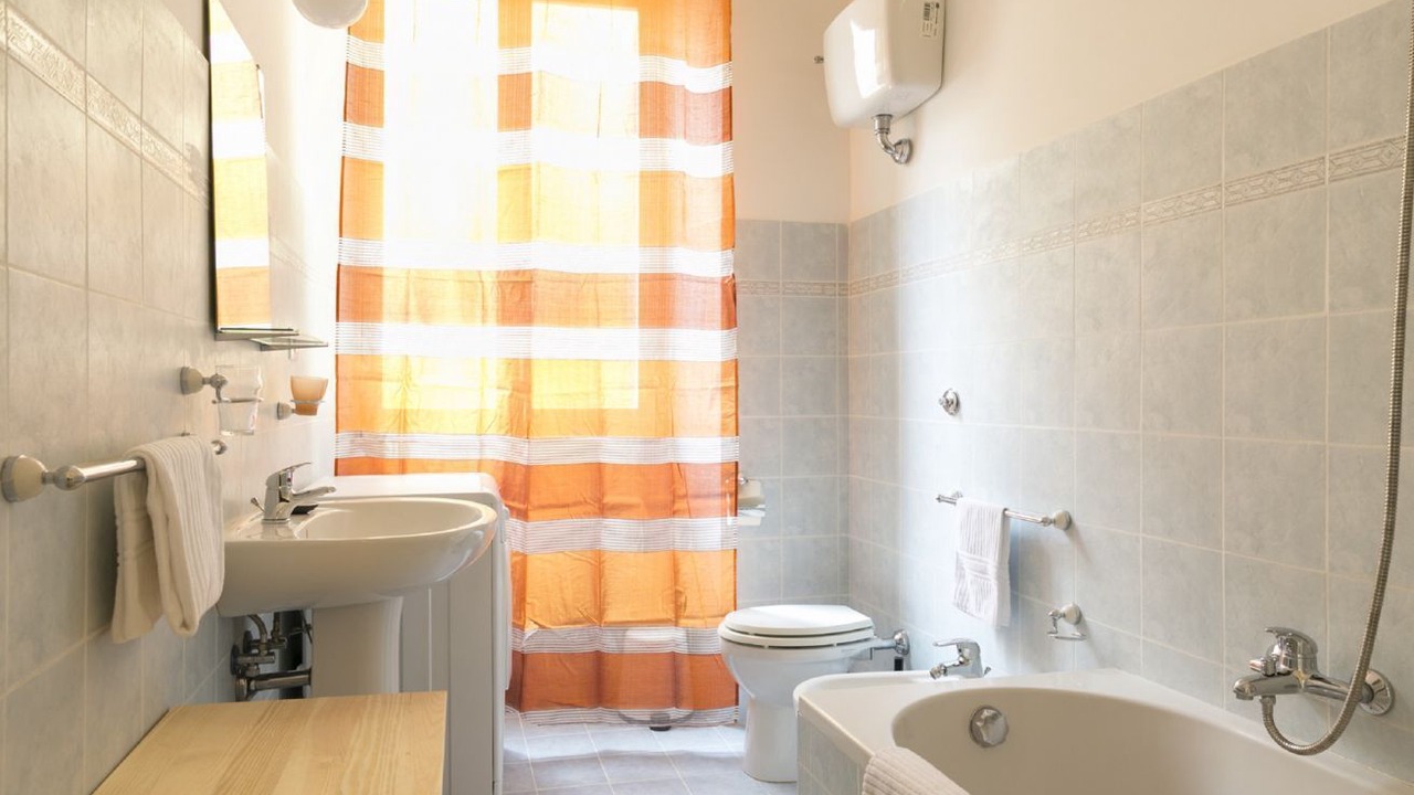 Photo of Bathroom in Rione VI Parione