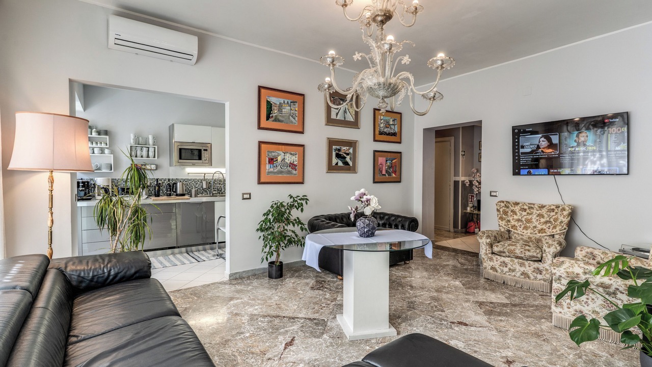 Photo of Livingroom in Quartiere XIII Aurelio