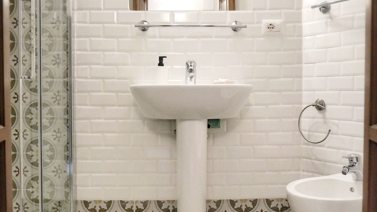 Photo of Bathroom in Zona XXXIV Casal Palocco