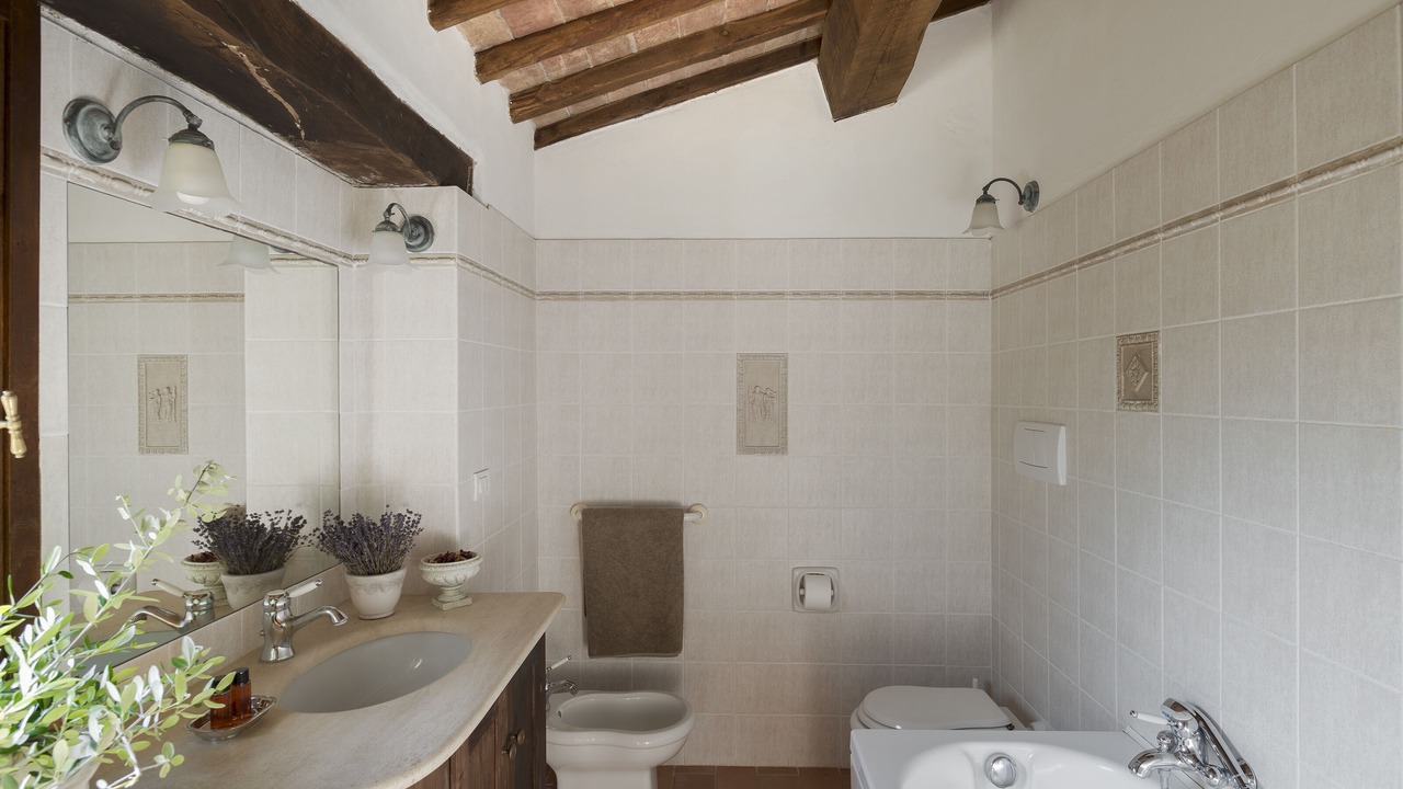 Photo of Bathroom in Todi