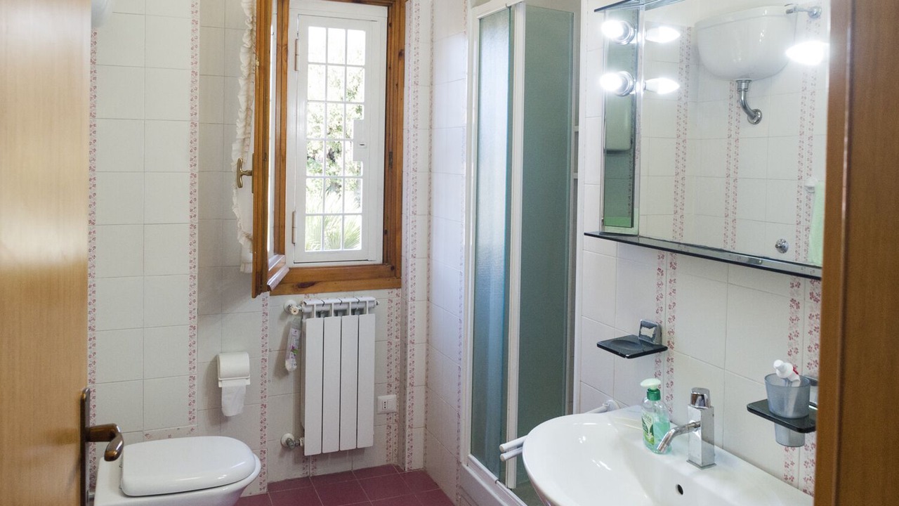 Photo of Bathroom in Fregenae