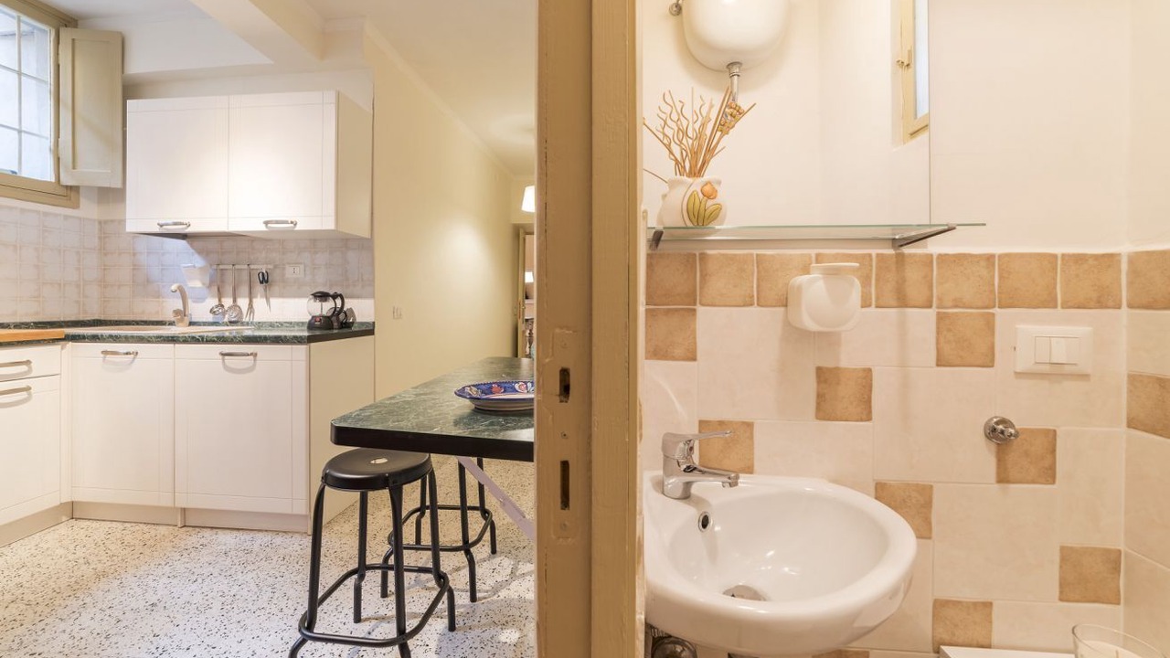 Photo of Bathroom in Rione VI Parione