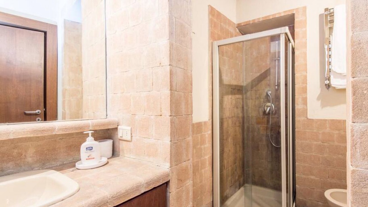 Photo of Bathroom in Rione VI Parione