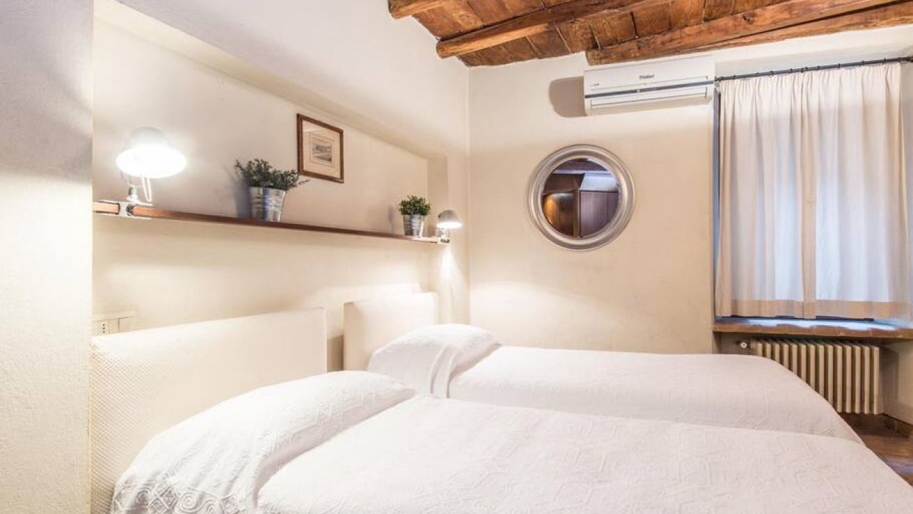 Photo of Bedroom in Rione VI Parione