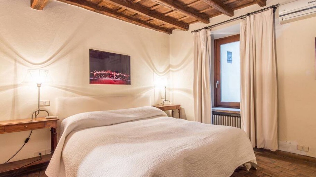 Photo of Bedroom in Rione VI Parione