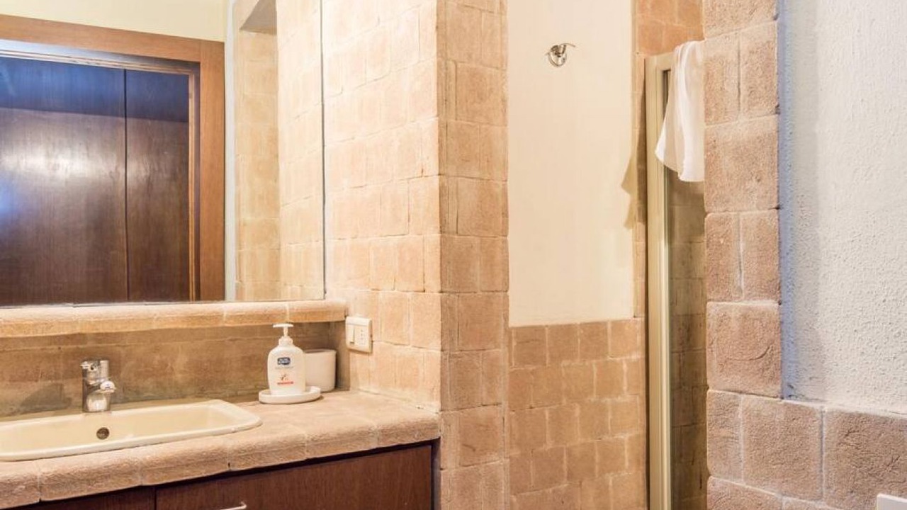 Photo of Bathroom in Rione VI Parione