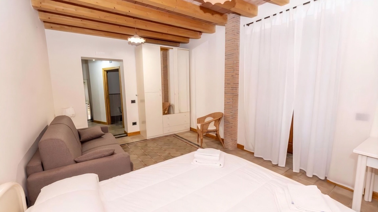 Photo of Bedroom in Capri Leone