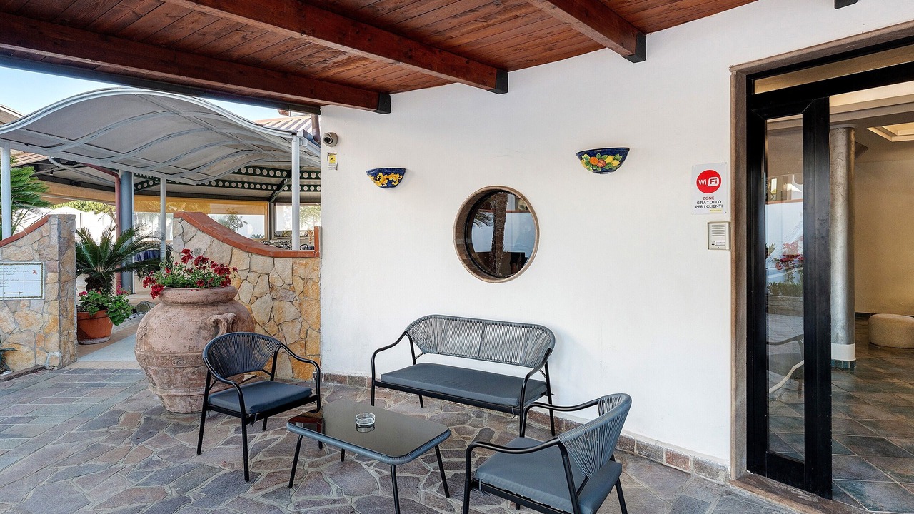 Photo of Patio Balcony in Laura