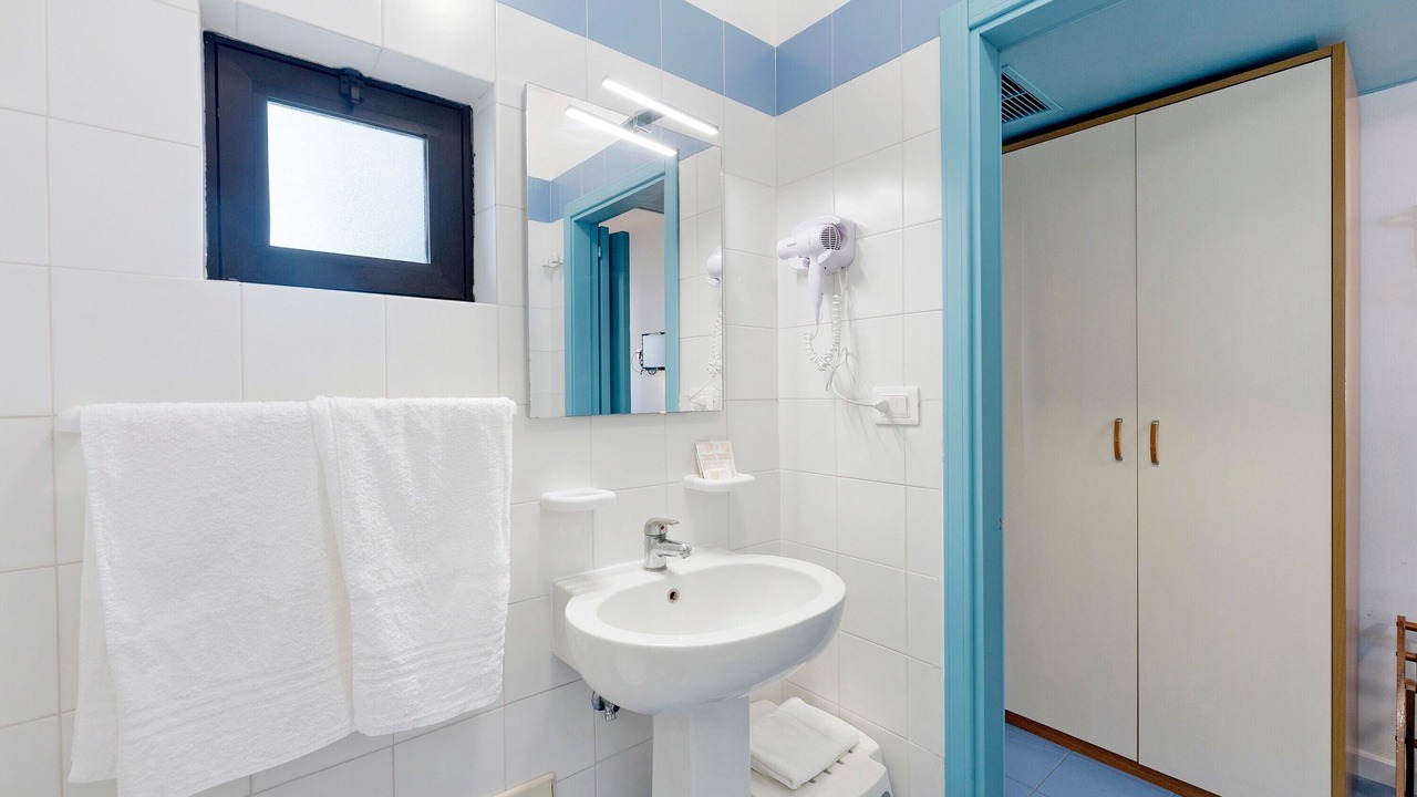 Photo of Bathroom in Laura