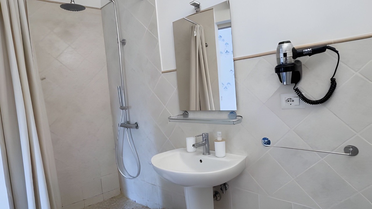 Photo of Bathroom in Sutri