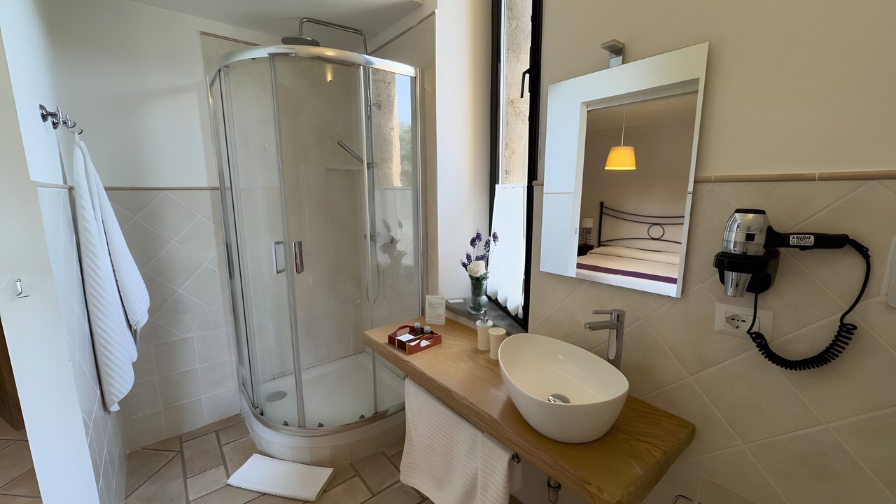 Photo of Bathroom in Sutri