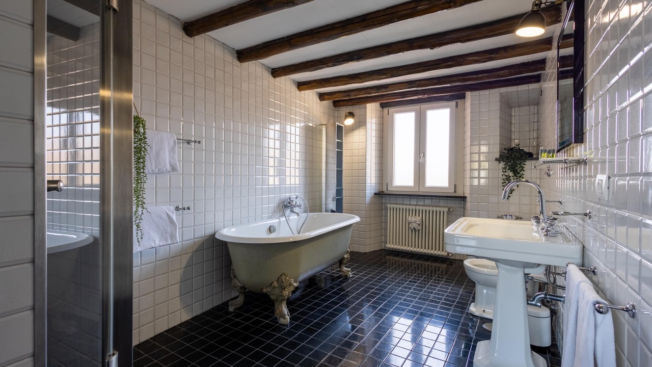 Photo of Bathroom in Repubblica