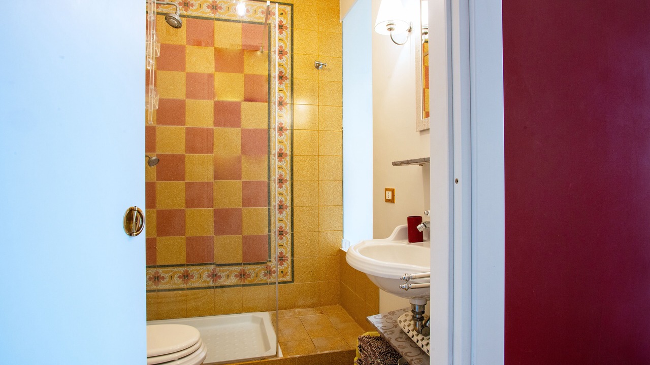 Photo of Bathroom in Rione IX Pigna