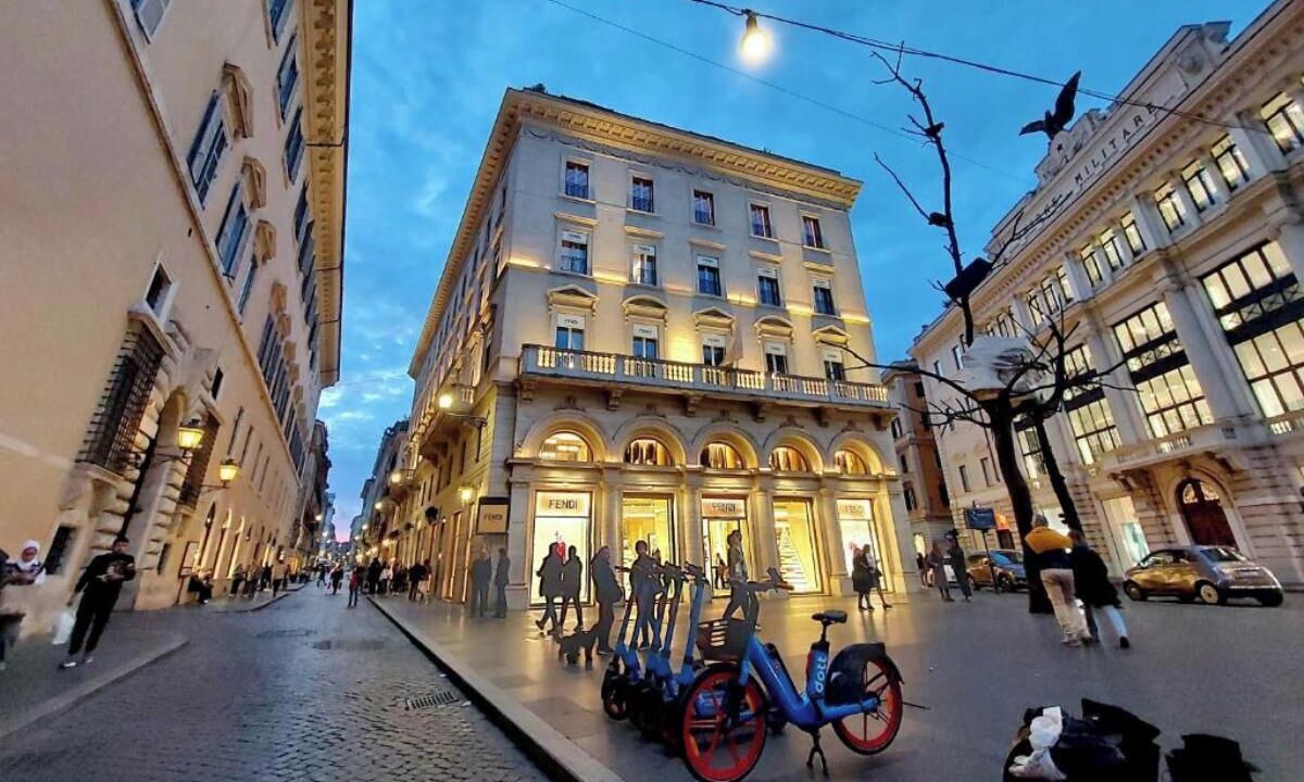 Photo of Others in Navona