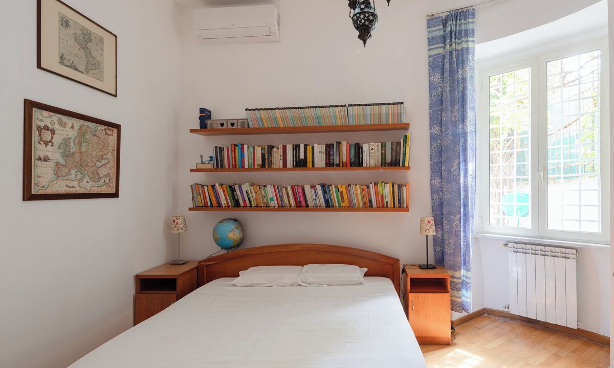 Photo of Bedroom in Universita