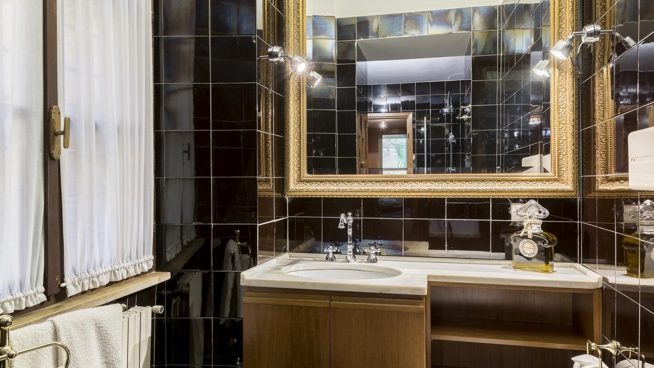 Photo of Bathroom in Navona