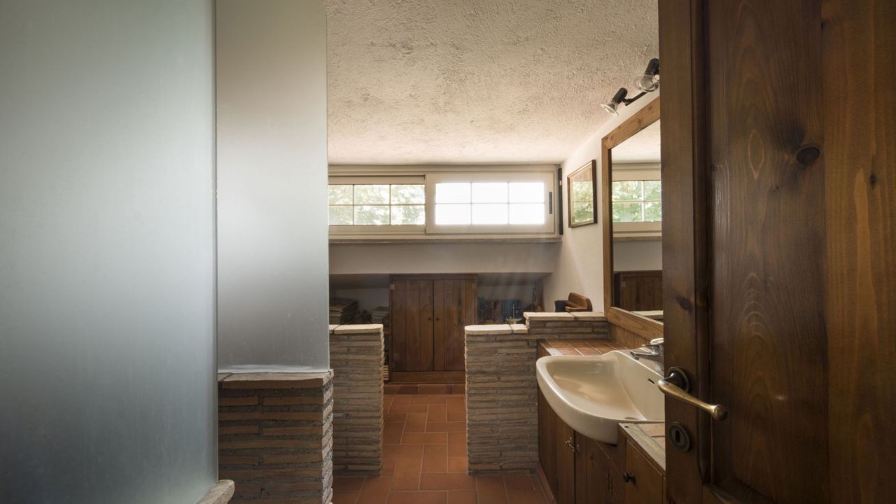 Photo of Bathroom in Sutri