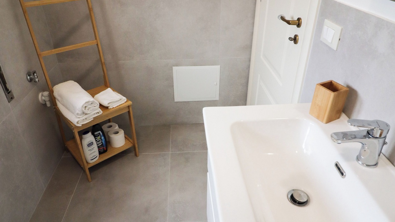 Photo of Bathroom in Avola