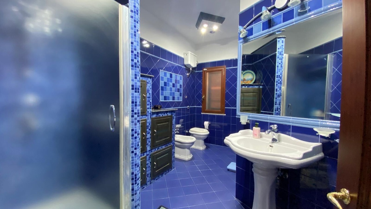 Photo of Bathroom in Campofelice di Roccella