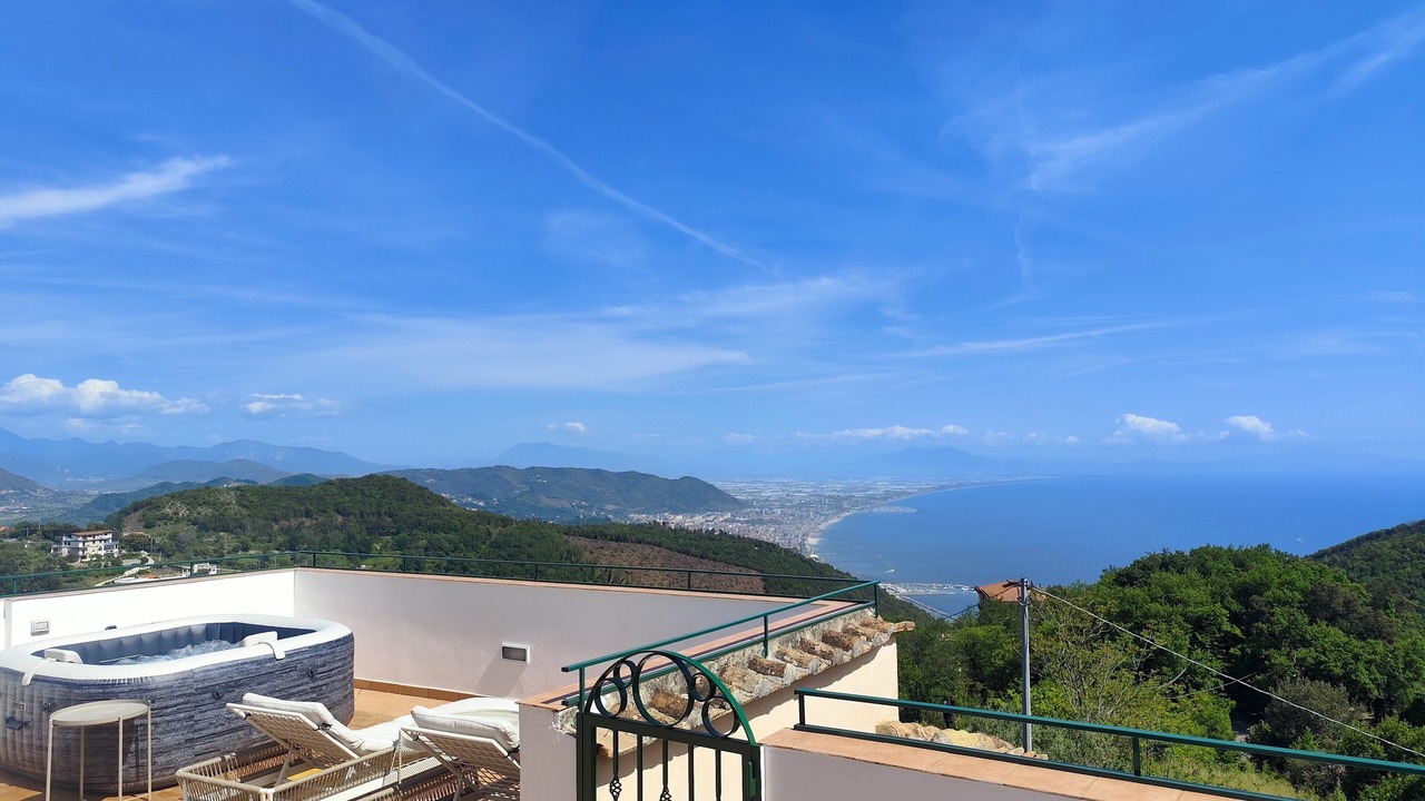 Photo of Patio Balcony in Marini
