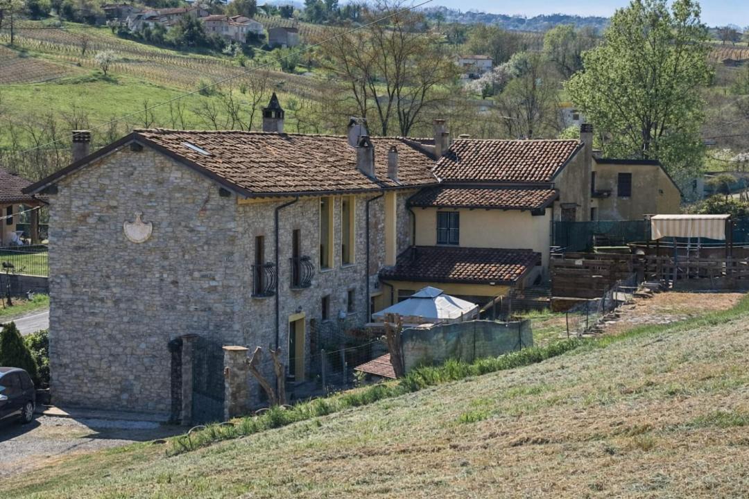 Photo of Buildings in Valdamonte
