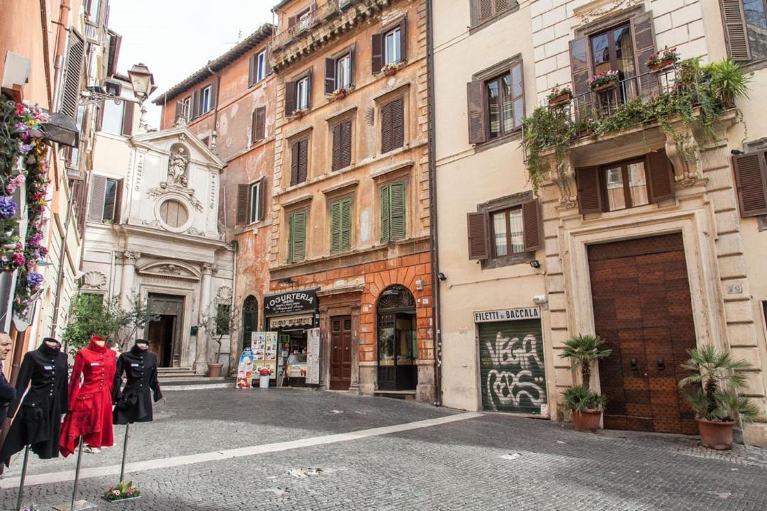 Photo of Others in Navona