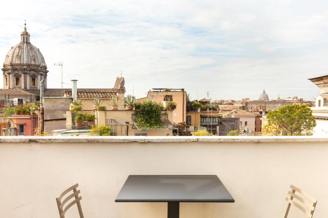 Photo of Others in Navona