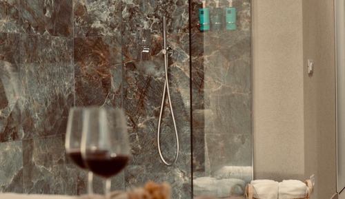 Signature Suite