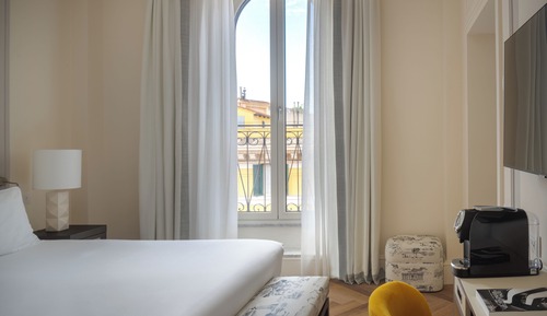Suite (with Sofa Bed)