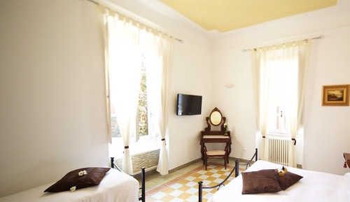 Deluxe Triple Room, Garden View