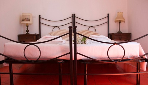 Comfort Room, 1 King Bed, Connecting Rooms, Garden View