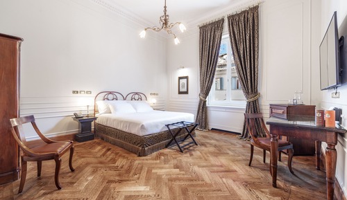 Deluxe Double Room (Shower)