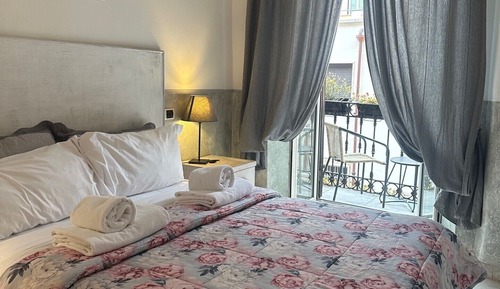 Room, 1 Queen Bed, Balcony, City View