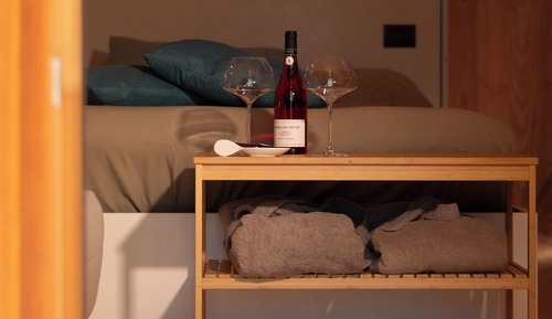 Room (Wine Barrel Retreat Near Rome)