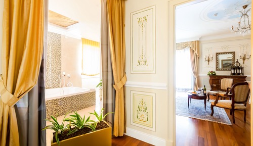 Presidential Suite, Terrace (Puccini)