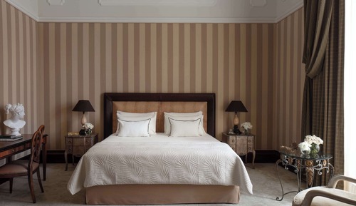 Junior Suite (Extra Bed 2 adults + 1 child)