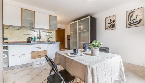Studio Apartment with One Double Bed